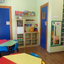 Escuela Infantil Santa Paula mesas y sillas de guardería